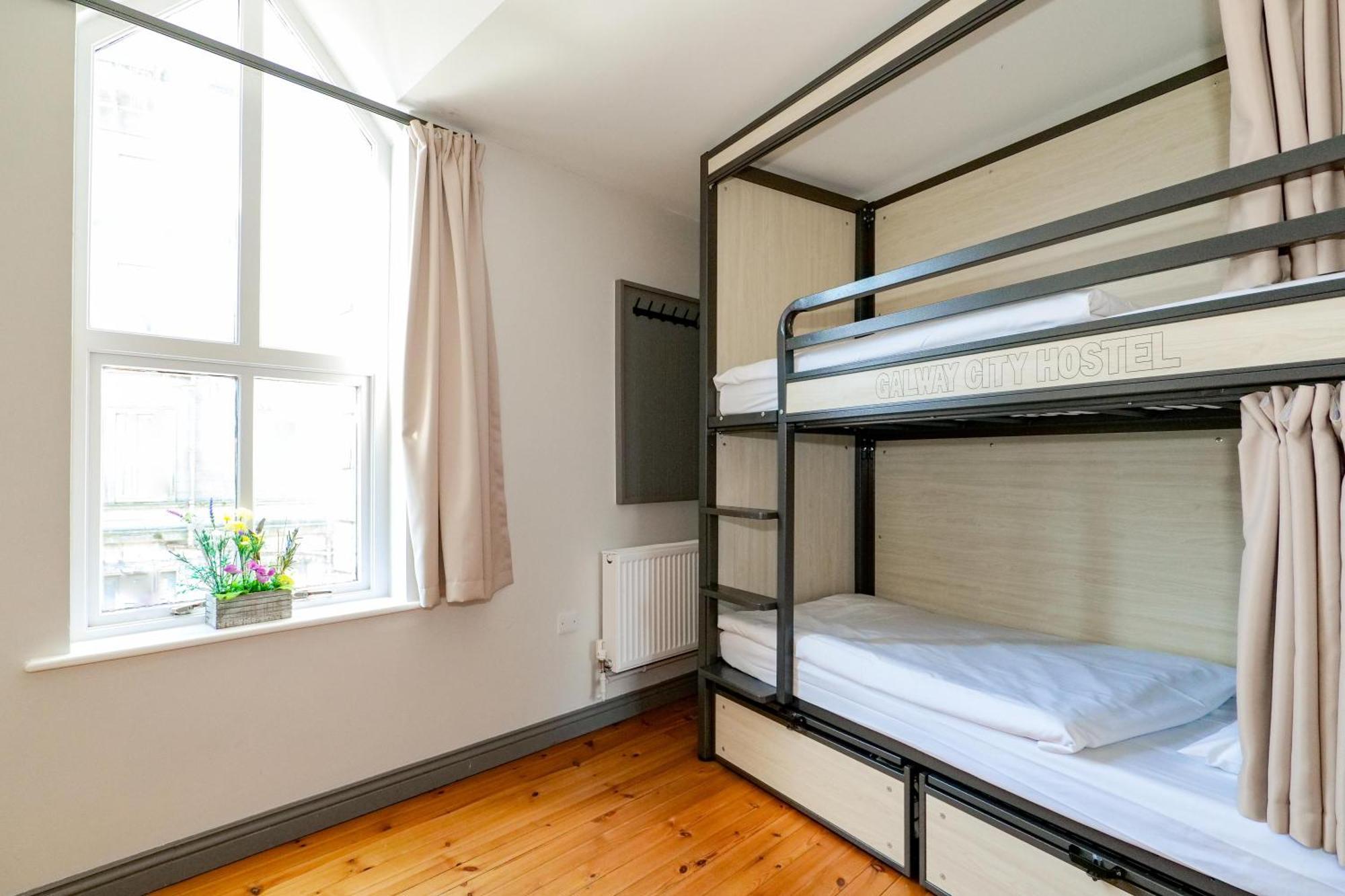 4 Bed Private Room